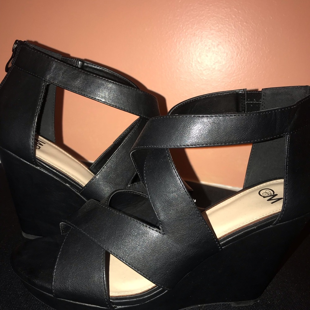 Chelsea Moreland Black Wedges
